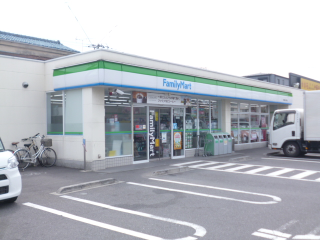 ファミリーマート　横須賀三春町店
